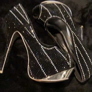 Woman rhinestones black high heel size 8.5
